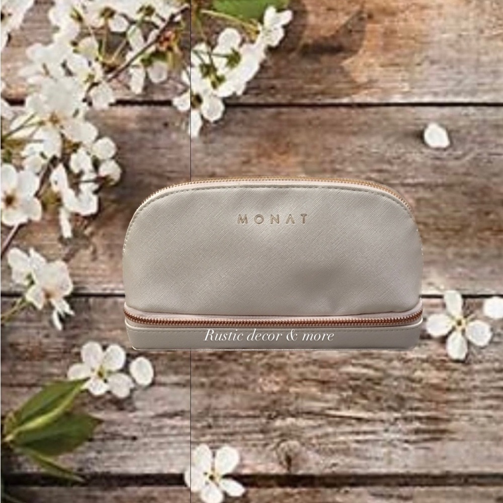 New Monat makeup/jewelry travel bag